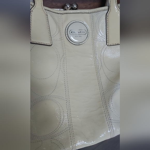 Coach patent leather carry-all - Picture 3 of 14